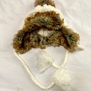 Knit hat with fur trim